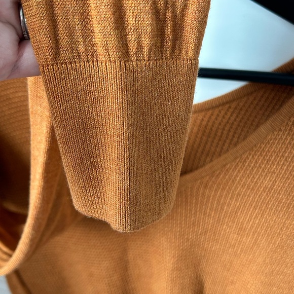 Lululemon knit sweater - Picture 16 of 16